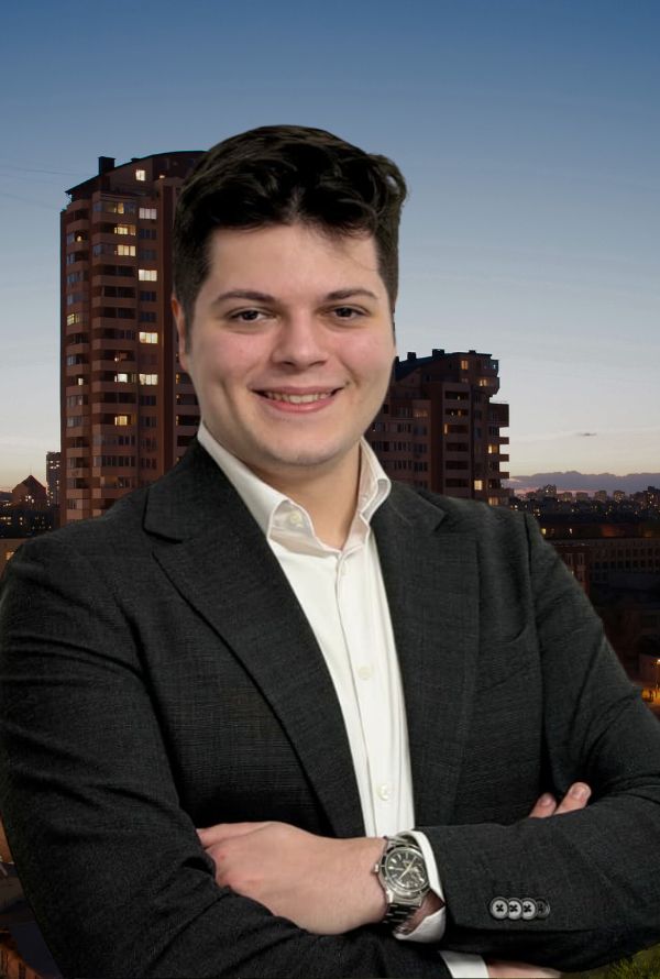 Portret Alex Nine, Consultant Imobiliar